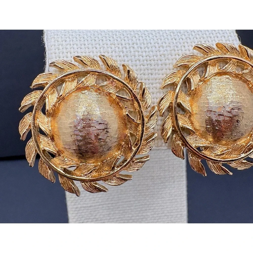 Vintage Monet Textured Round Dome Earrings Gold Tone Leaf Border Clip On Classic